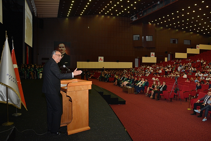 05 EKİM 2017 TARİHİNDE ÇUKUROVA ÜNİVERSİTESİ DİŞ HEKİMLİĞİ FAKÜLTESİ ÖĞRENCİLERİNİN MEZUNİYET TÖRENİ YAPILDI